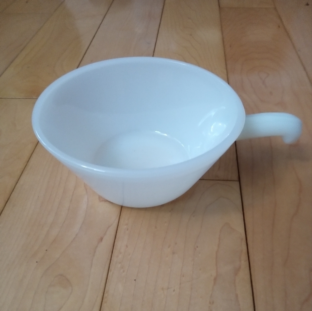 Vintage Anchor Hocking Fire King one handle bowl